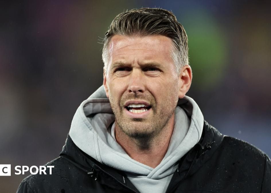 Plusieurs journalistes : Middlesbrough refuse de négocier avec les Wolves sur le transfert de l'entraîneur Edwards