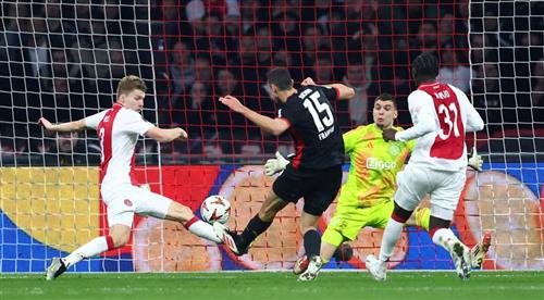 Ajax contre Eintracht Francfort
