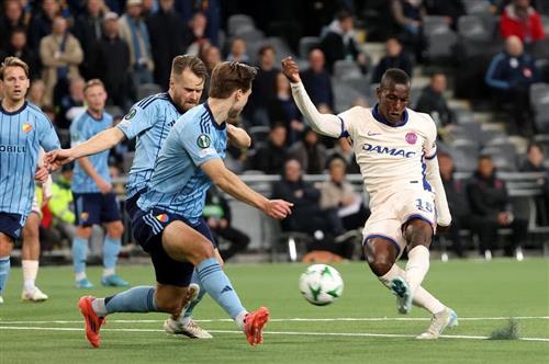 Yugaton contre Chelsea