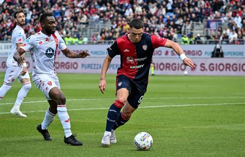 Cagliari contre Monza