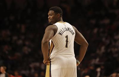 Zion et Murphy ont réalisé une moyenne de 20+10 par match, mais n'ont pas pu aider les Pélicans à vaincre les Spurs.