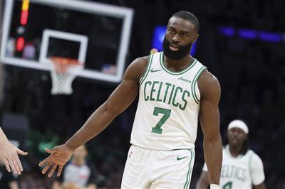 Trop d'erreurs ! Brown a marqué 23 points sur un tir de 9 sur 18 et a réalisé 7 revirements