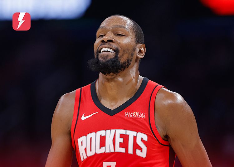 Brown parle de la statue de KD : Le haut du corps est celui des Warriors et le bas du corps est le Thunder. Oubliez les Suns et vous pouvez donner la main aux Nets