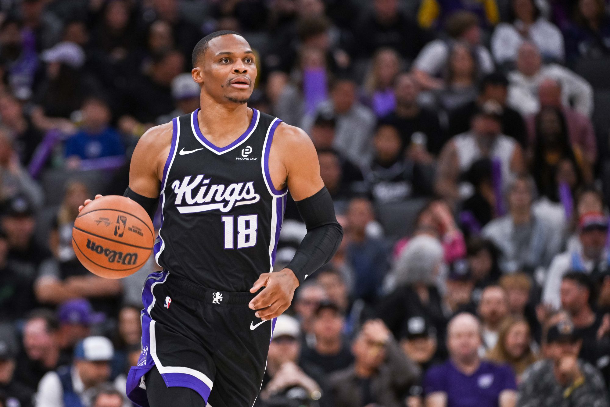 Schroeder a reçu une passe décisive de Westbrook et a marqué trois points. Ce dernier réalise son premier triple-double de la saison.