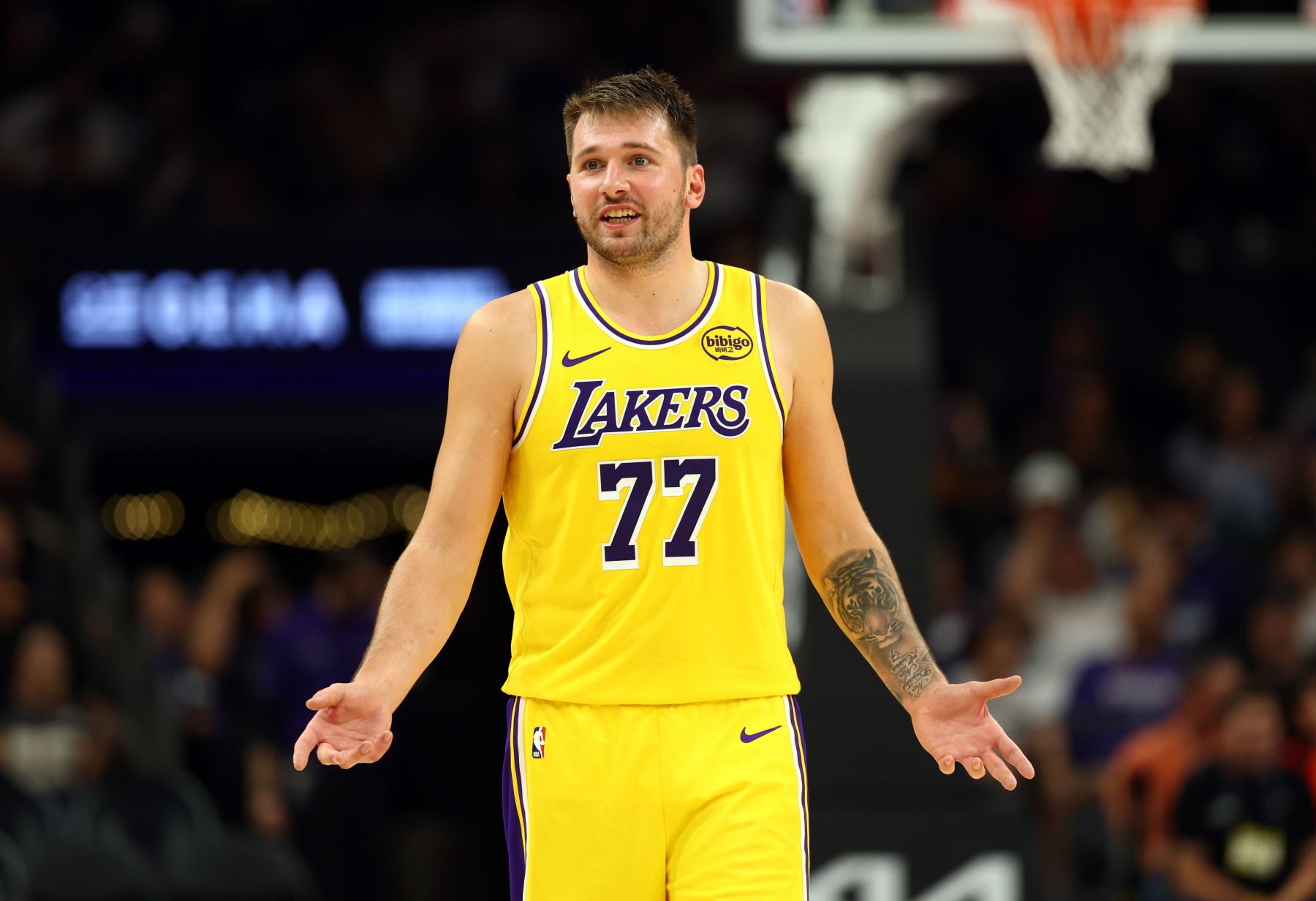 Redick : Cinq matchs consécutifs à l'extérieur ont connu un début difficile mais ont finalement trouvé un moyen de gagner. Le leadership de Donri est exceptionnel.