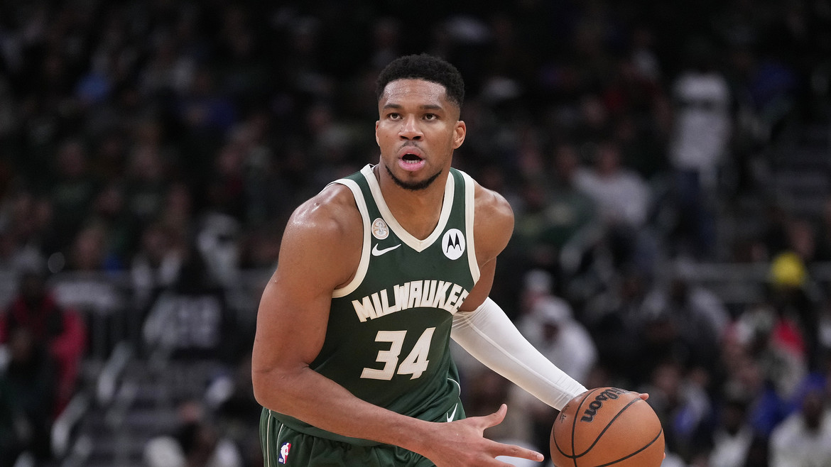 Antetokounmpo et AJ Green ont combiné 27 points au troisième quart-temps, et les Bucks ont récupéré 11 points en un seul quart-temps.